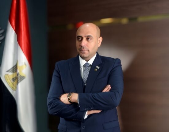الدكتور إسلام نصر الله وعضو جمعية ريادة الأعمال بالإسكندرية