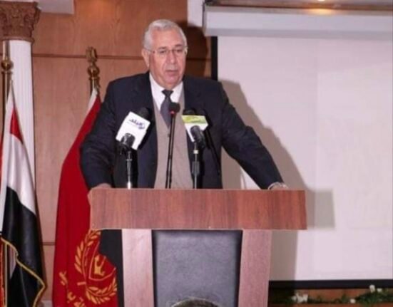 السيد القصير وزير الزراعة واستصلاح الاراضي