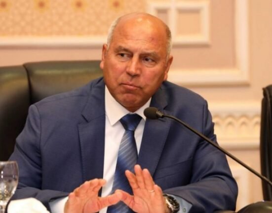 الفريق المهندس كامل الوزير وزير النقل والصناعة