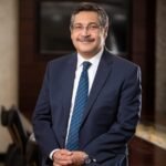 حسن غانم الرئيس التنفيذي العضو المنتدب لبنك التعمير والإسكان 